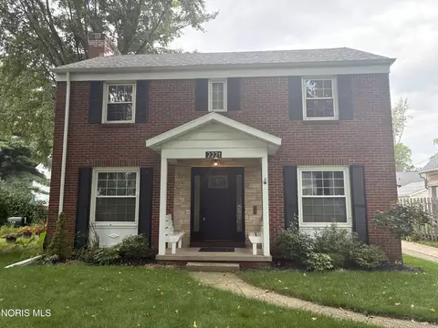 2221 Densmore Dr, Toledo, OH 43606
