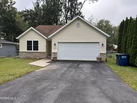 2223 Vaness Dr, Toledo, OH 43615