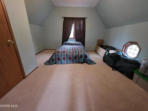Bedroom - 211 E Broadway St, Leipsic, OH 45856 photo 3 of 4