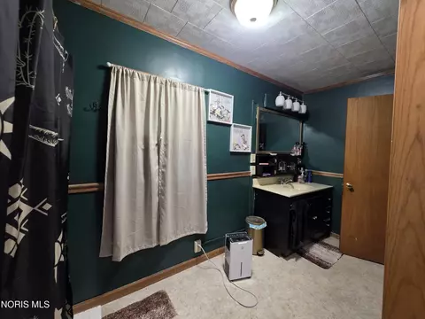 Bath - 211 E Broadway St, Leipsic, OH 45856 photo 2 of 2