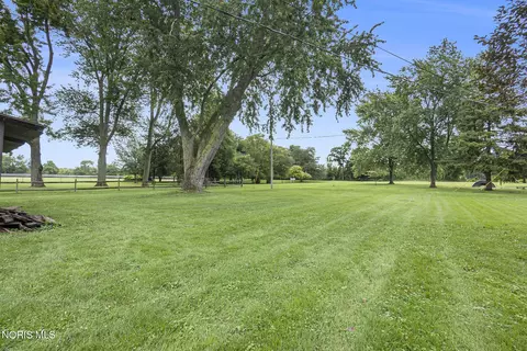 Exterior - 433 E Main St, Napoleon, OH 43545 photo 2 of 10