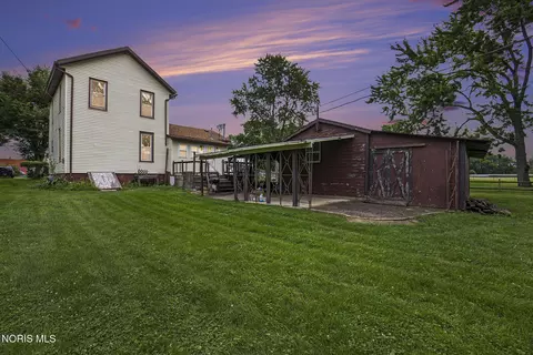 Exterior - 433 E Main St, Napoleon, OH 43545 photo 5 of 10