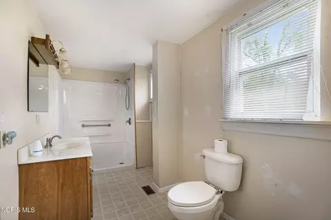 Bath - 433 E Main St, Napoleon, OH 43545 photo 1 of 1