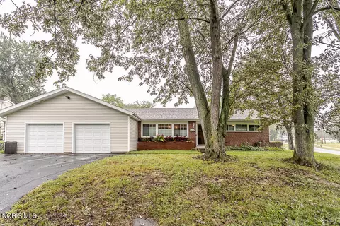 4805 Paisley Rd, Toledo, OH 43615