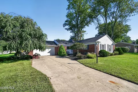 5040 Macklyn Dr, Toledo, OH 43615