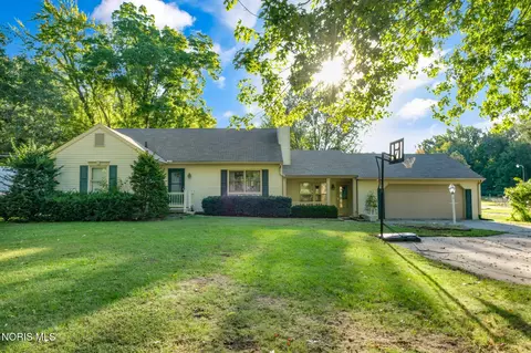 1425 S Crissey Rd, Holland, OH 43528