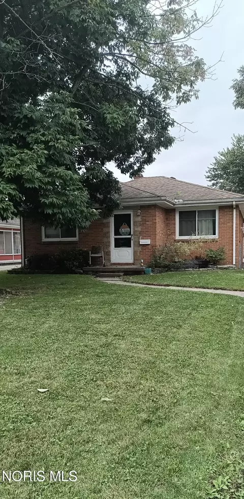 5545 Sunnyside Dr, Toledo, OH 43612