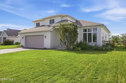 3130 Steeple Chase Ln, Perrysburg, OH 43551