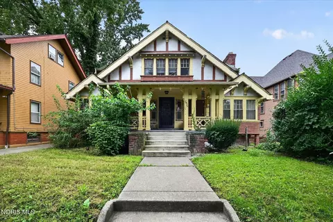 2479 Parkwood Ave, Toledo, OH 43620