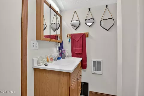 Bath - 7417 Scott St, Alger, OH 45812 photo 2 of 2