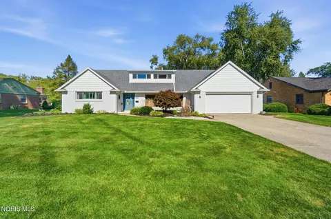 4426 Sheraton Rd, Ottawa Hills, OH 43615