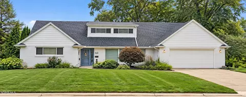 4426 Sheraton Rd, Ottawa Hills, OH 43615