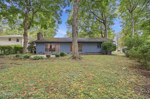Exterior - 615 Sutton Pl, Findlay, OH 45840 photo 6 of 14