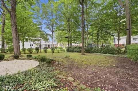Exterior - 615 Sutton Pl, Findlay, OH 45840 photo 11 of 14
