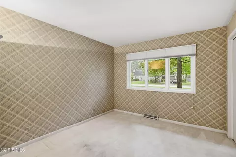 Bedroom - 615 Sutton Pl, Findlay, OH 45840 photo 1 of 6