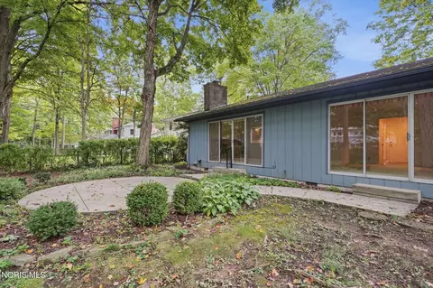 Exterior - 615 Sutton Pl, Findlay, OH 45840 photo 8 of 14