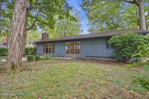 Exterior - 615 Sutton Pl, Findlay, OH 45840 photo 7 of 14