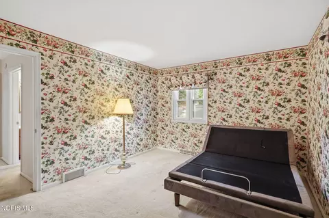 Bedroom - 615 Sutton Pl, Findlay, OH 45840 photo 6 of 6