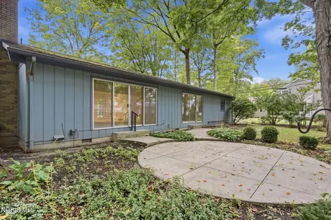 Exterior - 615 Sutton Pl, Findlay, OH 45840 photo 9 of 14