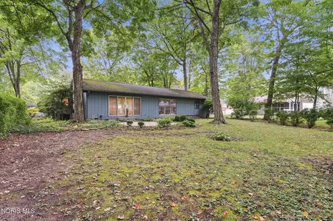 Exterior - 615 Sutton Pl, Findlay, OH 45840 photo 12 of 14