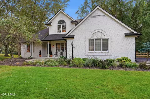 11053 Birch Pointe Dr, Whitehouse, OH 43571