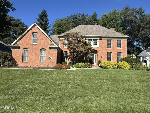 8900 Oak Valley Rd, Holland, OH 43528