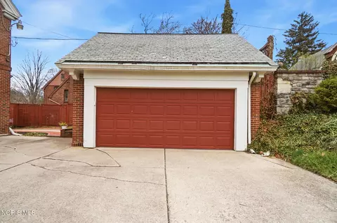 Exterior - 2006 Mount Vernon Ave, Toledo, OH 43607 photo 4 of 10