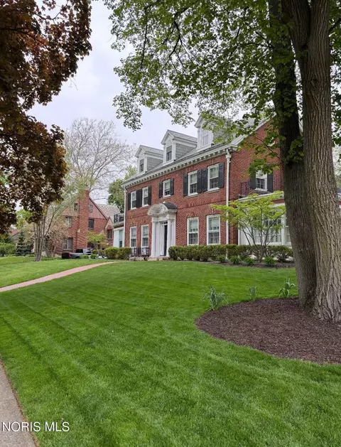 Exterior - 2006 Mount Vernon Ave, Toledo, OH 43607 photo 6 of 10
