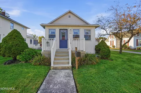 715 E Madison St, Gibsonburg, OH 43431