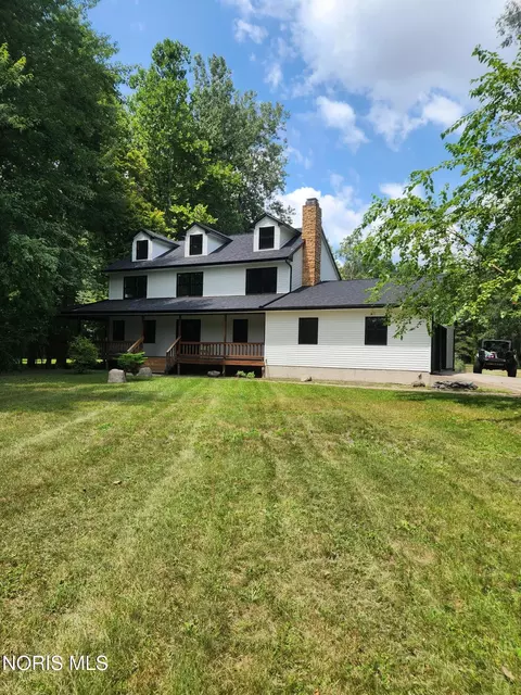 8260 Hill Ave, Holland, OH 43528