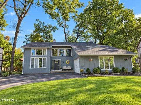 2344 Cheshire Woods Rd, Toledo, OH 43617