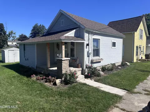 413 E Madison St, Montpelier, OH 43543