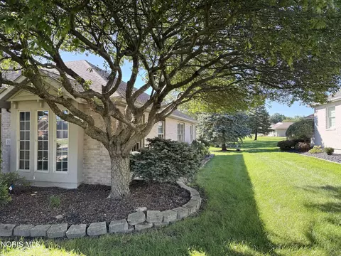 Exterior - 164 Cedarbrook Dr, Ottawa, OH 45875 photo 4 of 6