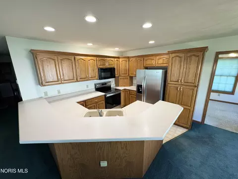 Kitchen - 164 Cedarbrook Dr, Ottawa, OH 45875 photo 5 of 5