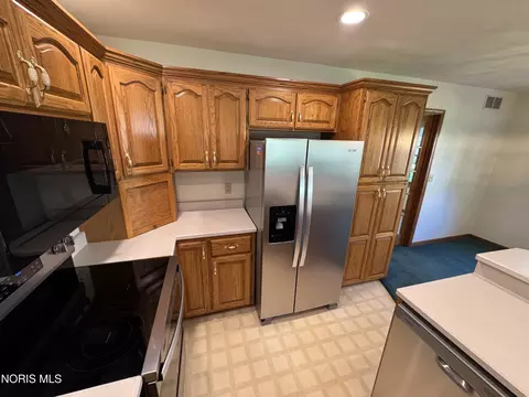 Kitchen - 164 Cedarbrook Dr, Ottawa, OH 45875 photo 1 of 5