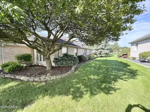 Exterior - 164 Cedarbrook Dr, Ottawa, OH 45875 photo 3 of 6