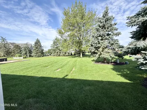 Exterior - 164 Cedarbrook Dr, Ottawa, OH 45875 photo 5 of 6