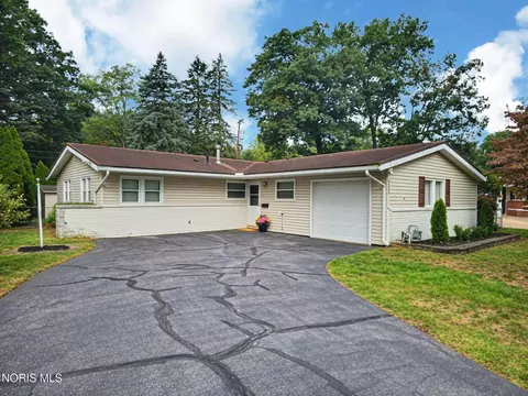 4723 Oak Glen Dr, Toledo, OH 43613