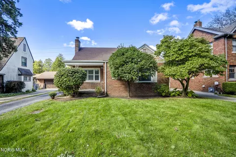 3003 Goddard Rd, Toledo, OH 43606