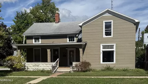 1128 Garrison St, Fremont, OH 43420