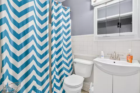 Bath - 1040 E 2nd St, Ottawa, OH 45875 photo 1 of 2