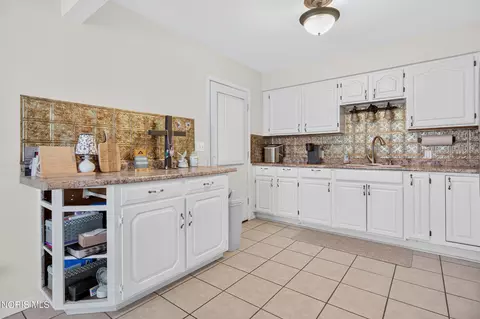 Kitchen - 1040 E 2nd St, Ottawa, OH 45875 photo 2 of 5