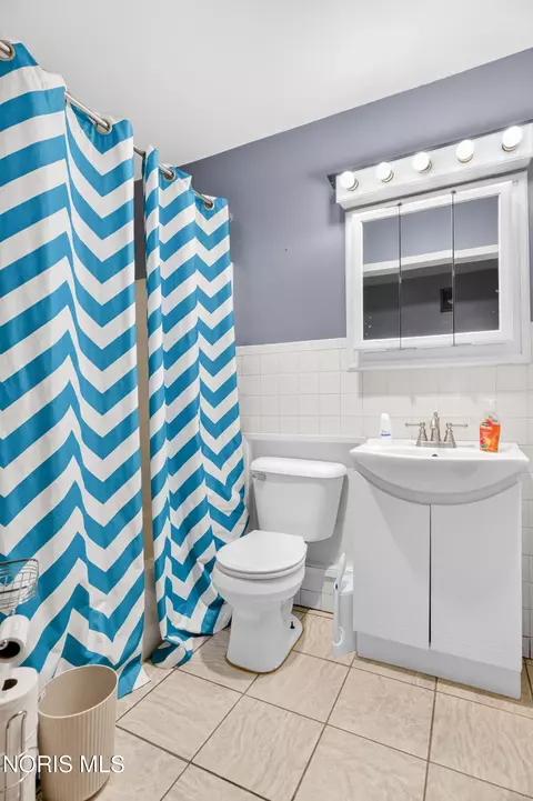 Bath - 1040 E 2nd St, Ottawa, OH 45875 photo 2 of 2
