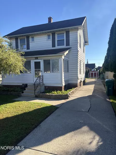 124 Helen Dr, Rossford, OH 43460