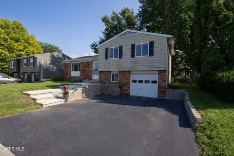 113 Farnstead Dr, Northwood, OH 43619