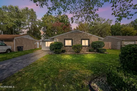 3008 Brock Dr, Toledo, OH 43613
