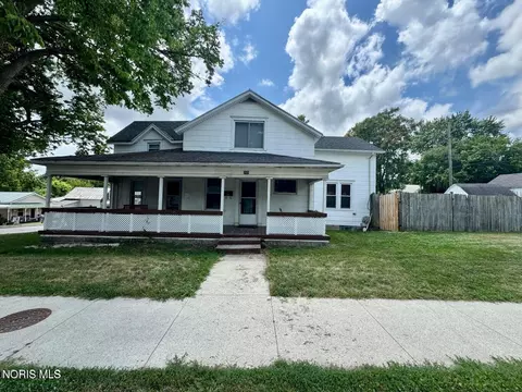 203-205 5th St, Defiance, OH 43512