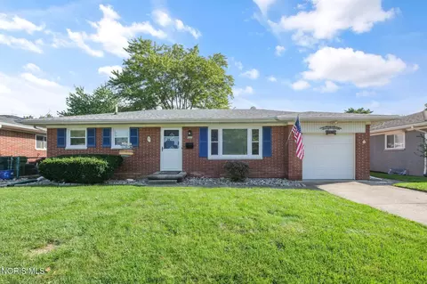 1042 Kirk St, Maumee, OH 43537