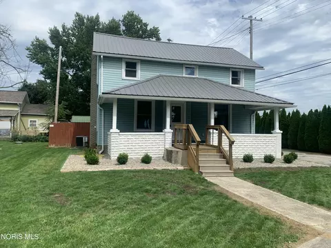208 N Main St, Hicksville, OH 43526