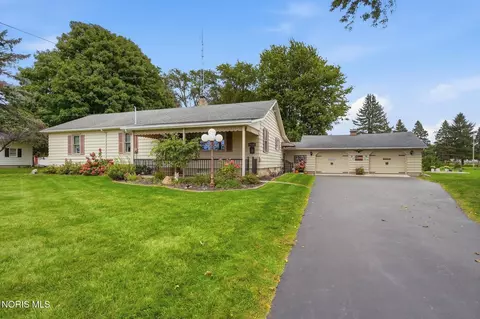 19300 Luckey Rd, Pemberville, OH 43450